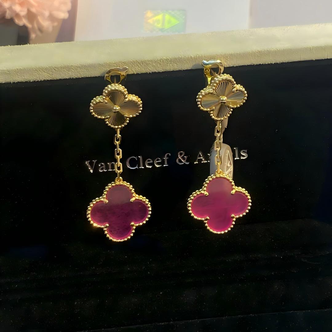 [Amore]NEW CLOVER 2 MOTIF PINK ENAMEL EARRINGS