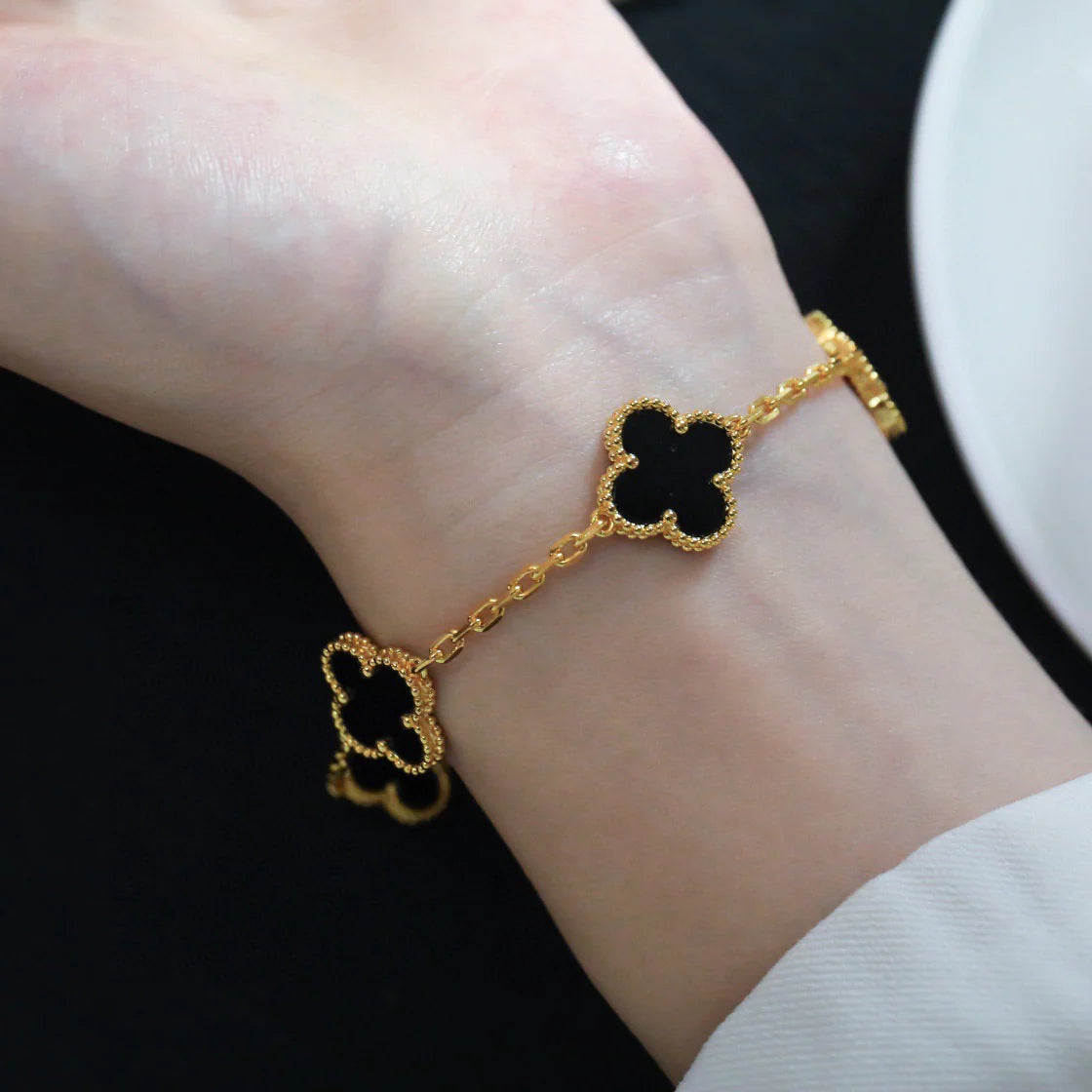 [Amore]LUCKY CLOVER 5-MOTIF BRACELET - BLACK OXNY COLLECTION