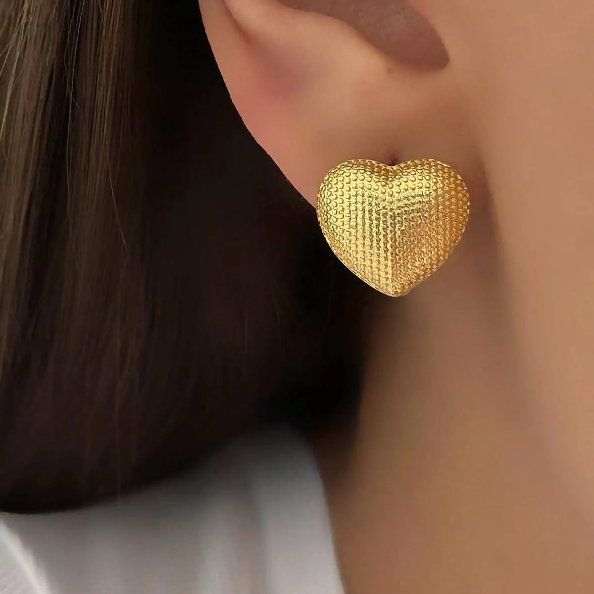 [Amore]Cecelia Textured Heart Earrings
