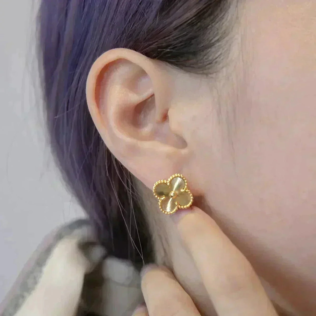 [Amore]CLOVER MEDIUM 1 MOTIFS LASER EARRINGS