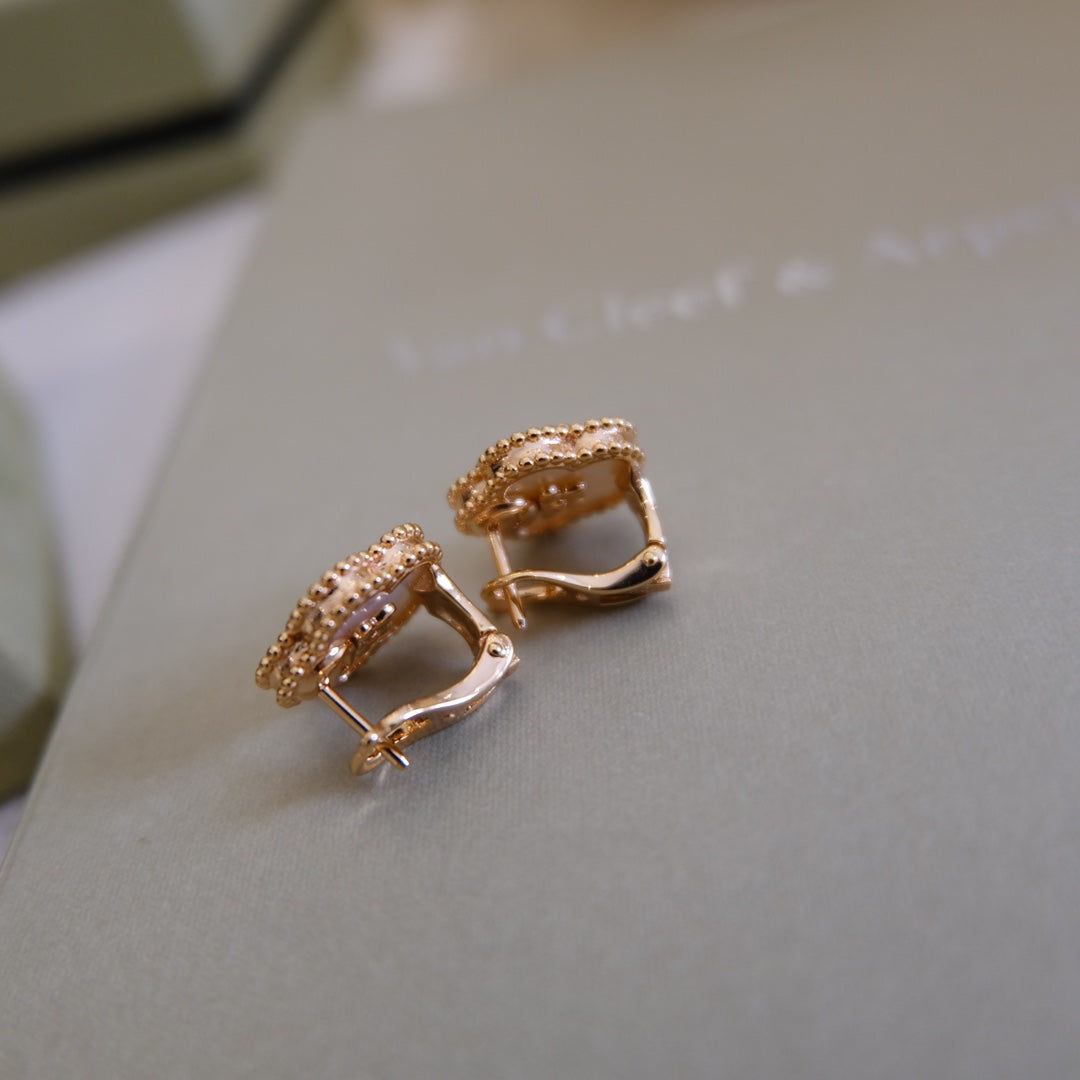 [Amore]LUCKY PINK GOLD WHITE MOP EARRINGS