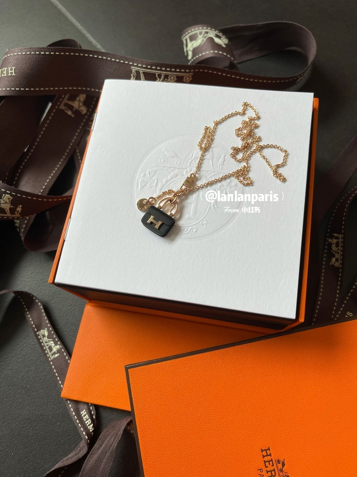 [Amore]CONSTANCE BLACK PEDANT PINK GOLD NECKLACE