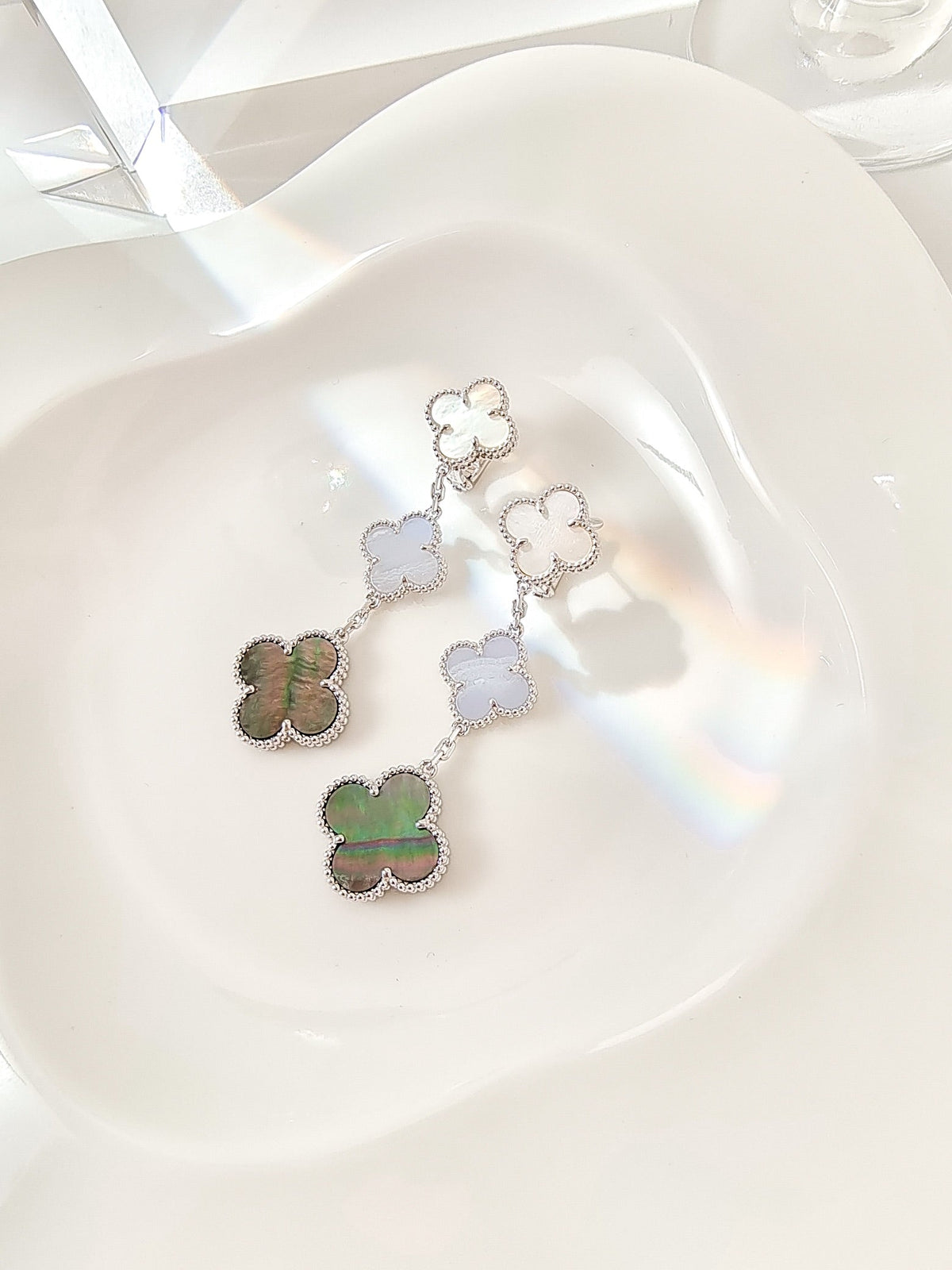 [Amore]CLOVER 3 MOTIFS CHALCEDONY DARK MOP SILVER EARRINGS