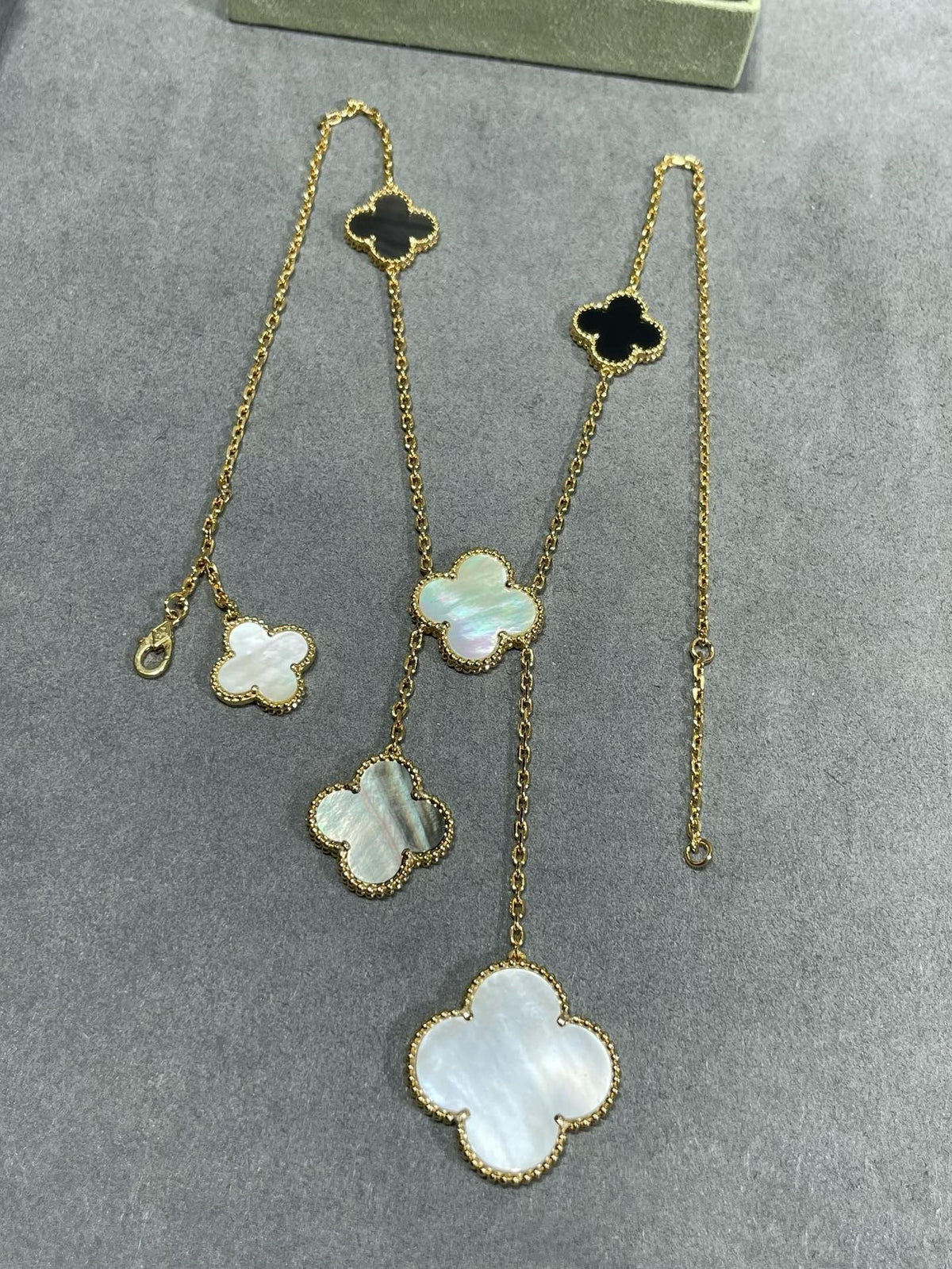 [Amore]CLOVER 6 MOTIF MOP ONYX GOLD NECKLACE