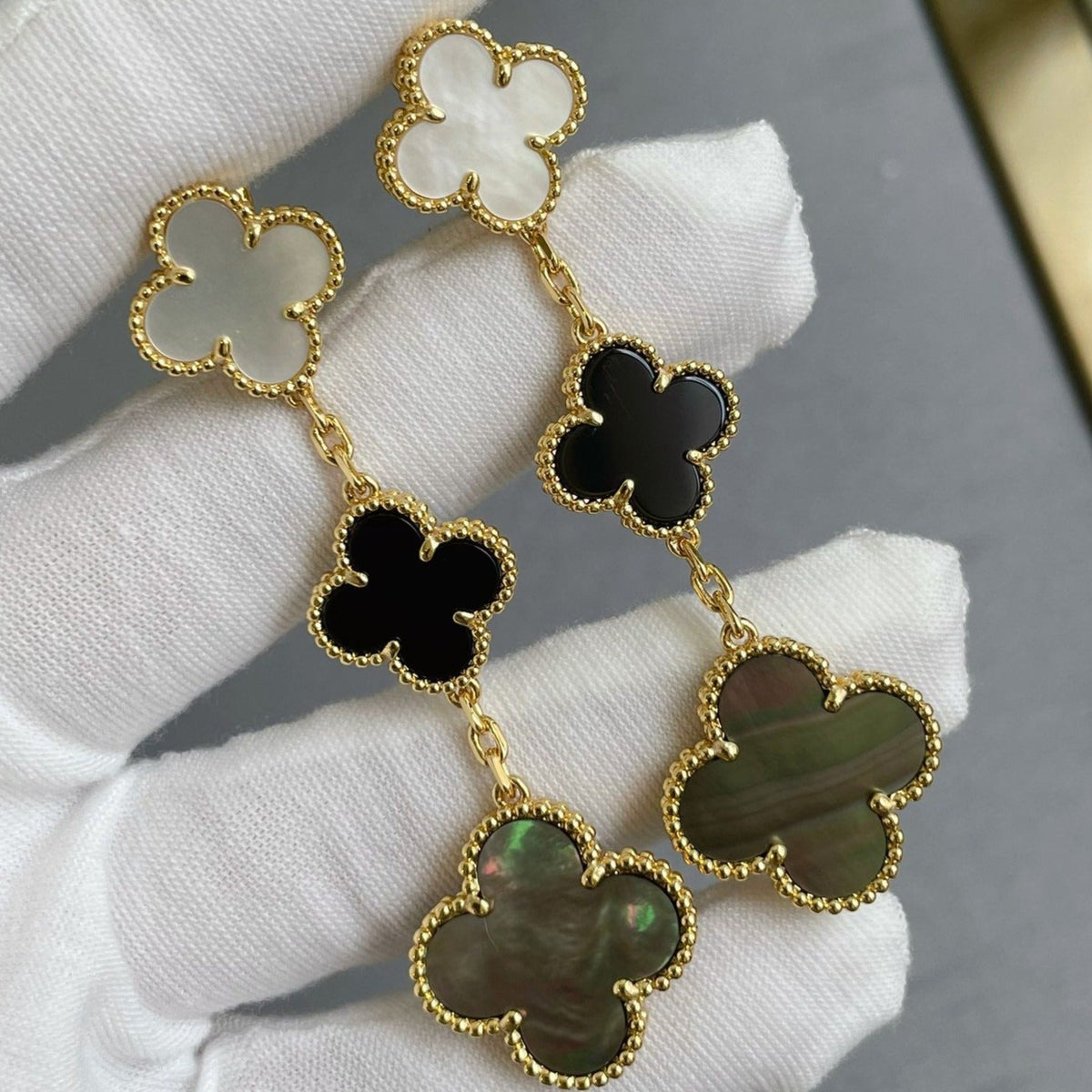 [Amore]CLOVER 3 MOTIF MOP ONYX DARK MOP PINK GOLD EARRINGS