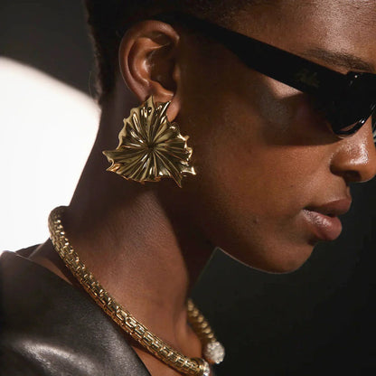 [Amore]Rafaela Sculpted Petal Gold Earrings