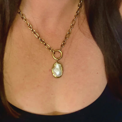 [Amore]Shelby Mother Of Pearl Pendant