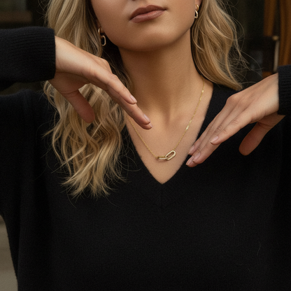 [Amore]Zoelle Interlocking Diamond Pendant