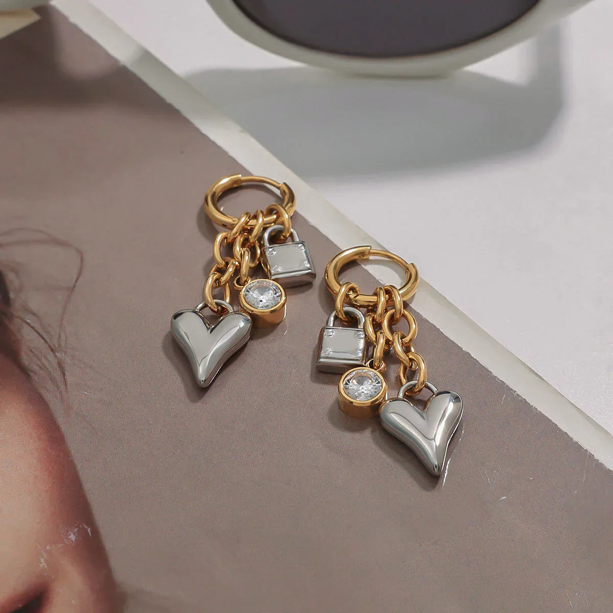 [Amore]Sarah Heart & Lock Gold Earrings