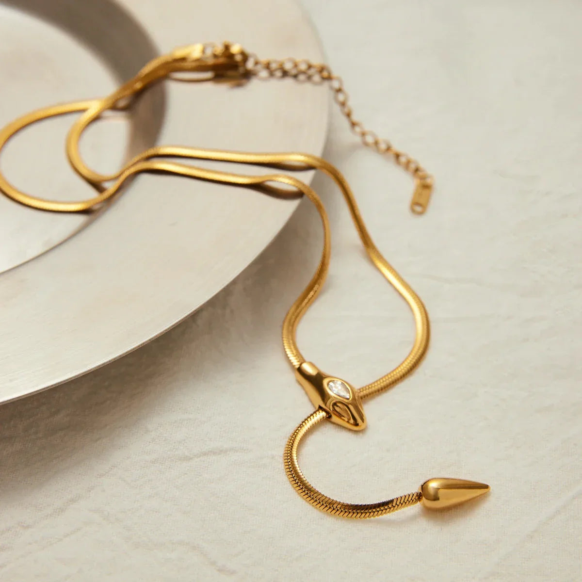 [Amore]Zarelle Gold Serpentine Pendant