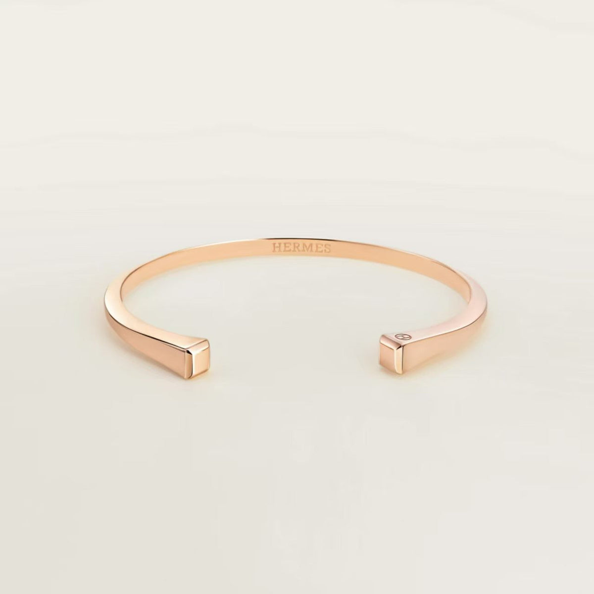 [Amore]CLOU DE FORGE SQUARE CONE STUDS OPEN CUFF ONE SIZE