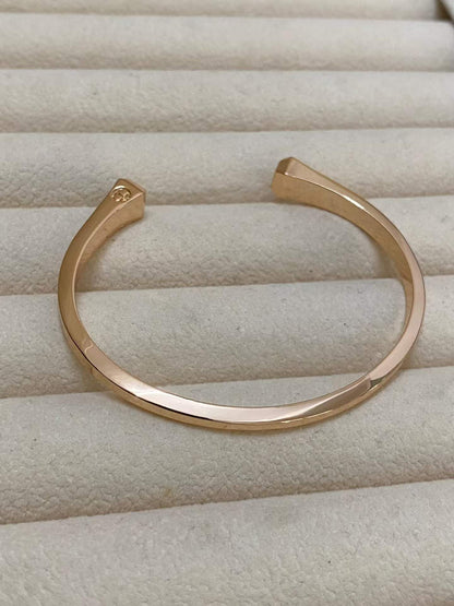 [Amore]CLOU DE FORGE SQUARE CONE STUDS OPEN CUFF ONE SIZE
