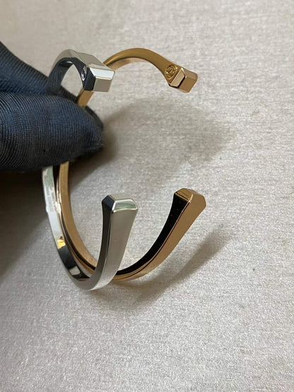 [Amore]CLOU DE FORGE SQUARE CONE STUDS OPEN CUFF ONE SIZE