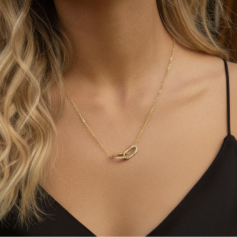 [Amore]Zoelle Interlocking Diamond Pendant