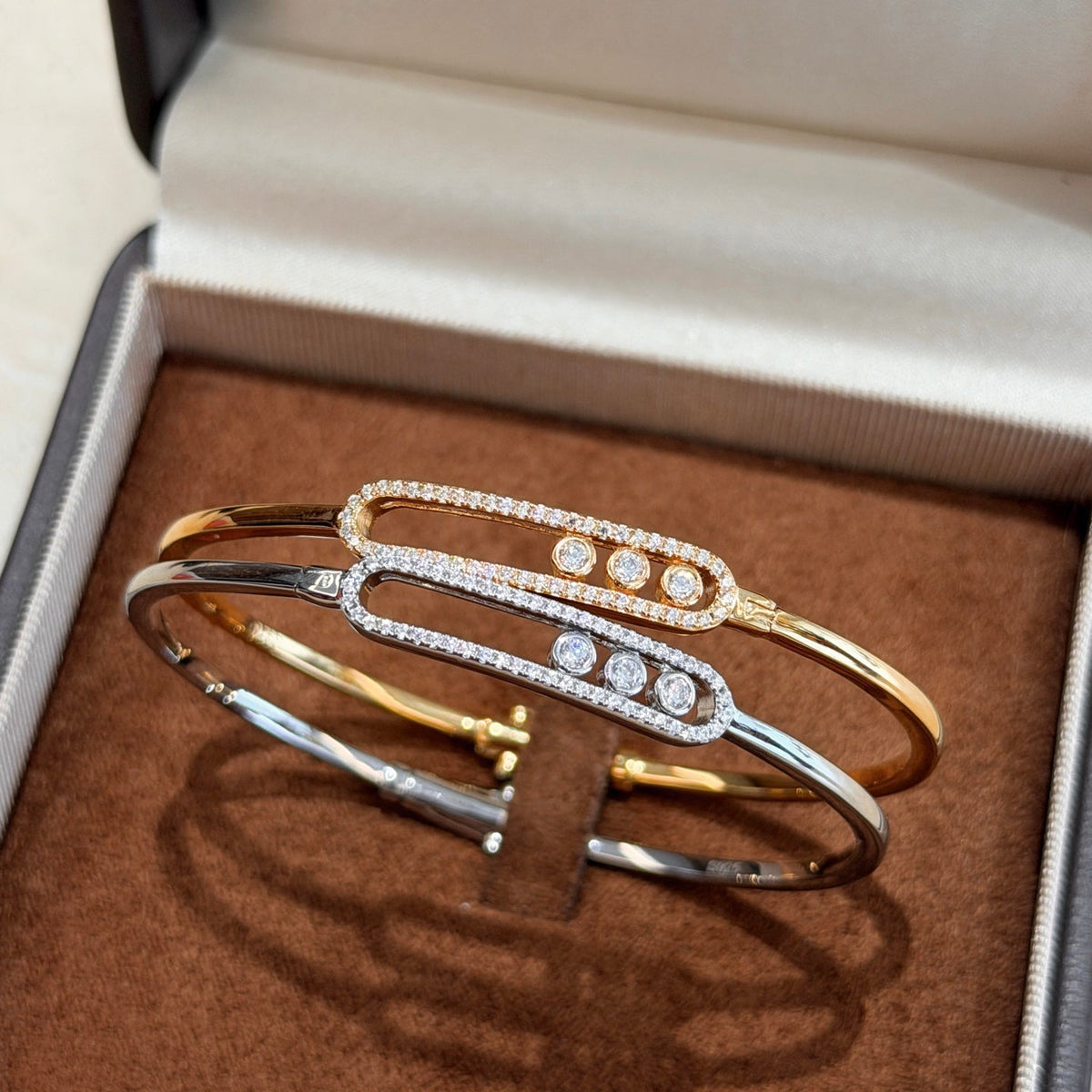 [Amore]Move Pavé Diamond Bangle Bracelet M