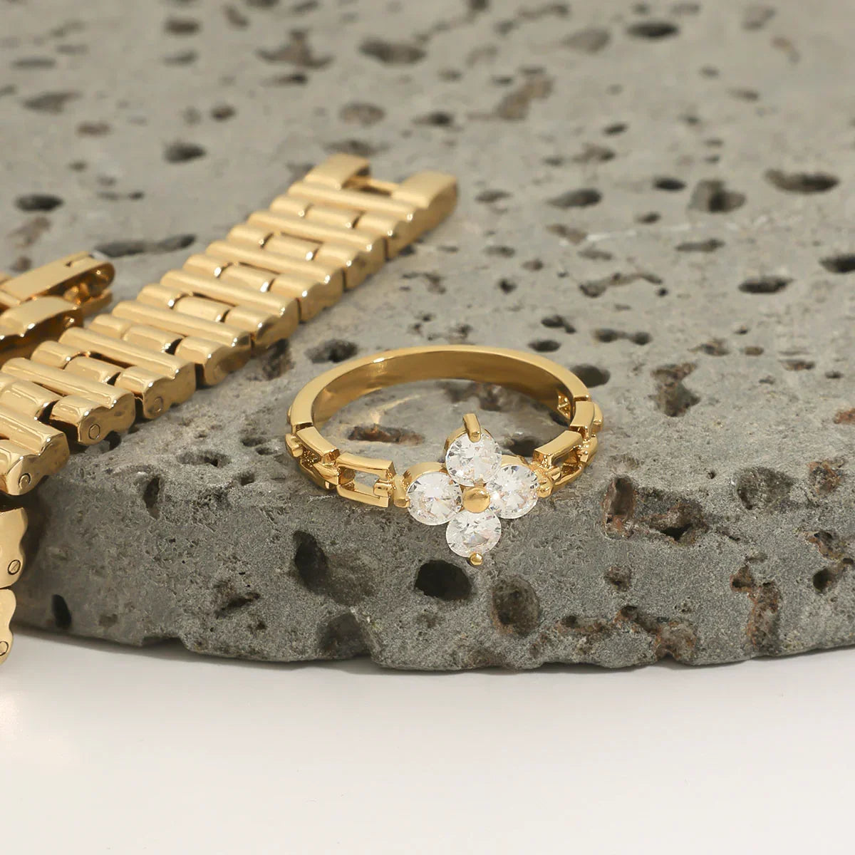 [Amore]Clestine Diamond Petal Ring