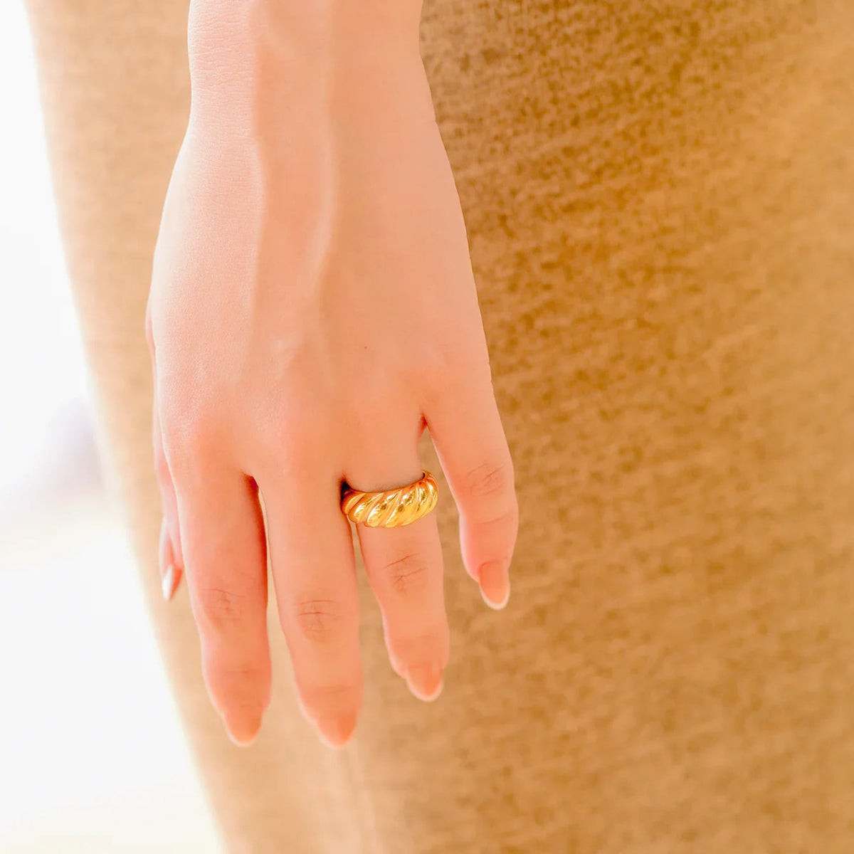 [Amore]Amaia Gold Croissant Ring