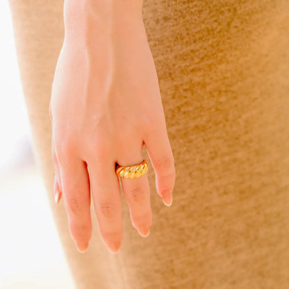[Amore]Amaia Gold Croissant Ring