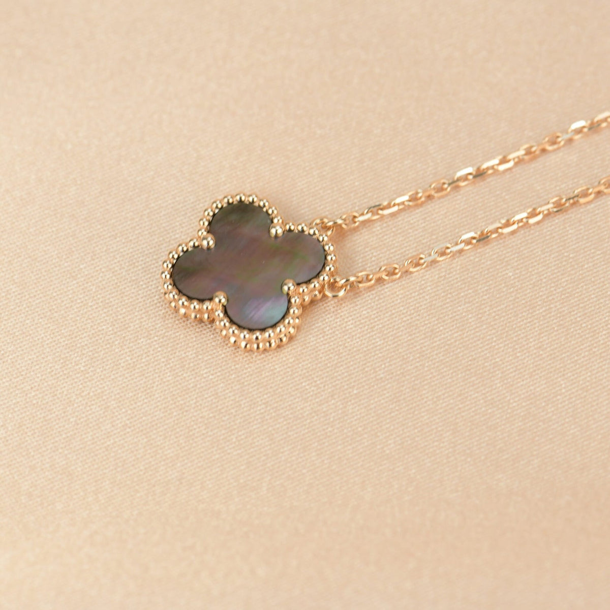 [Amore]CLOVER 15MM  GRAY MOTHER OF PEARL NECKLACE