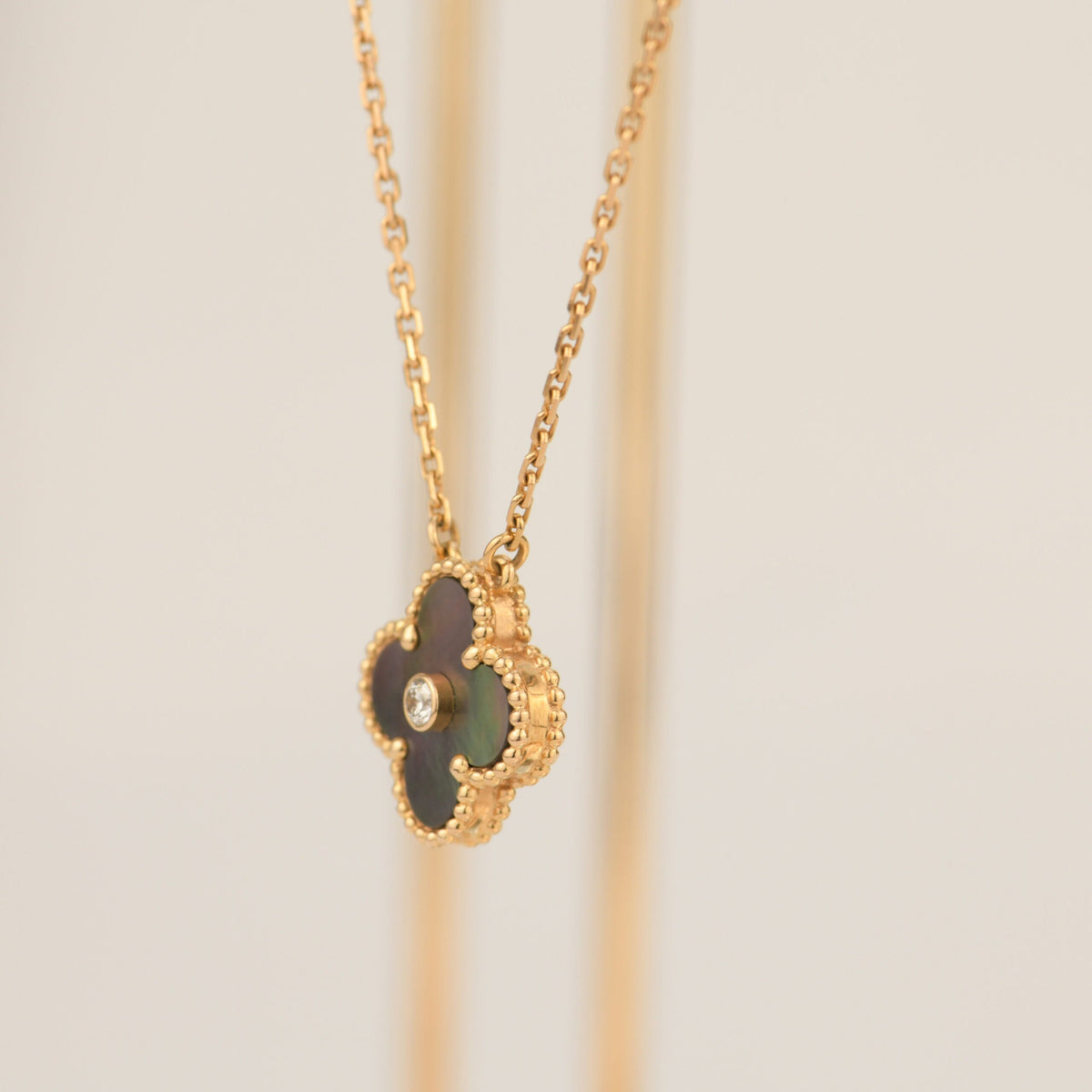 [Amore]CLOVER 15MM DIAMOND AND MOTHER-OF-GREY NECKLACE