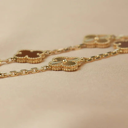 [Amore]LUCKY CLOVER 5-MOTIF BRACELET - RED CARNELIAN COLLECTION