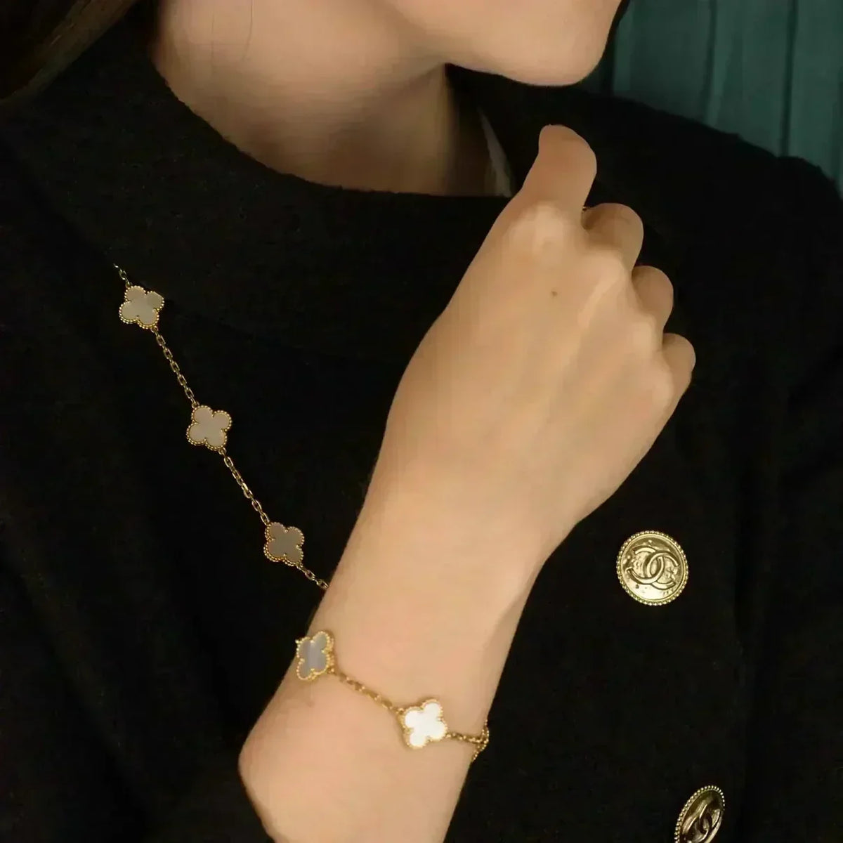 [Amore]LUCKY CLOVER 5-MOTIF BRACELET - WHITE MOTHER-OF-PEARL COLLECTION