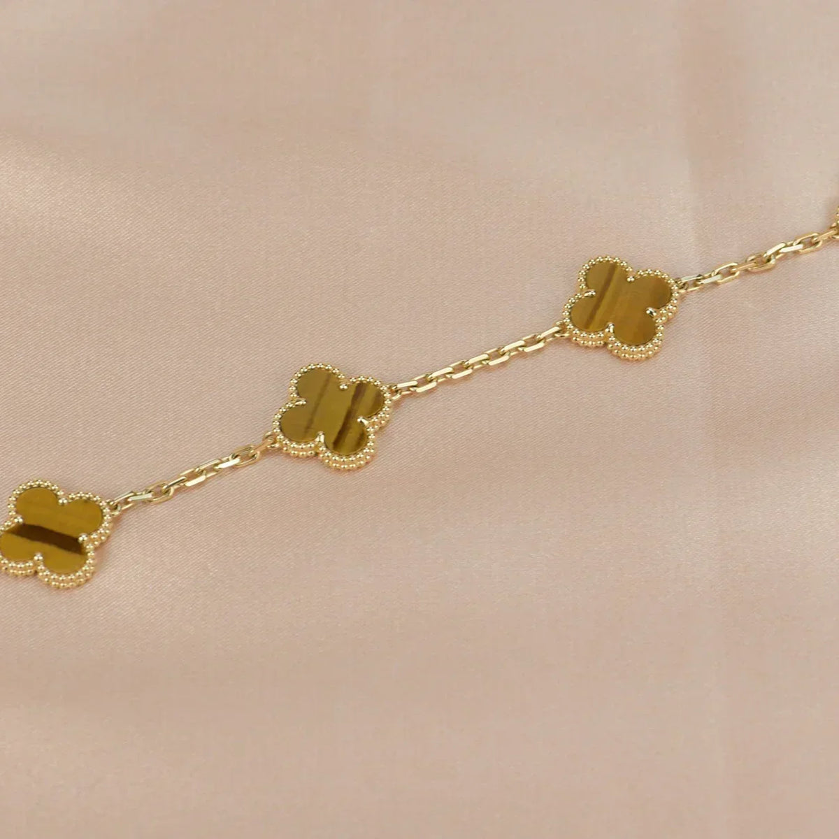 [Amore]LUCKY CLOVER 5-MOTIF BRACELET -  TIGER’S EYE COLLECTION