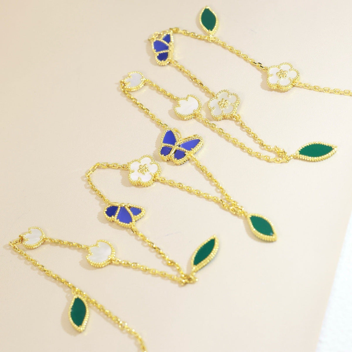 [Amore]LUCKY SPRING BUTTERFLY 15 FLOWER NECKLACE