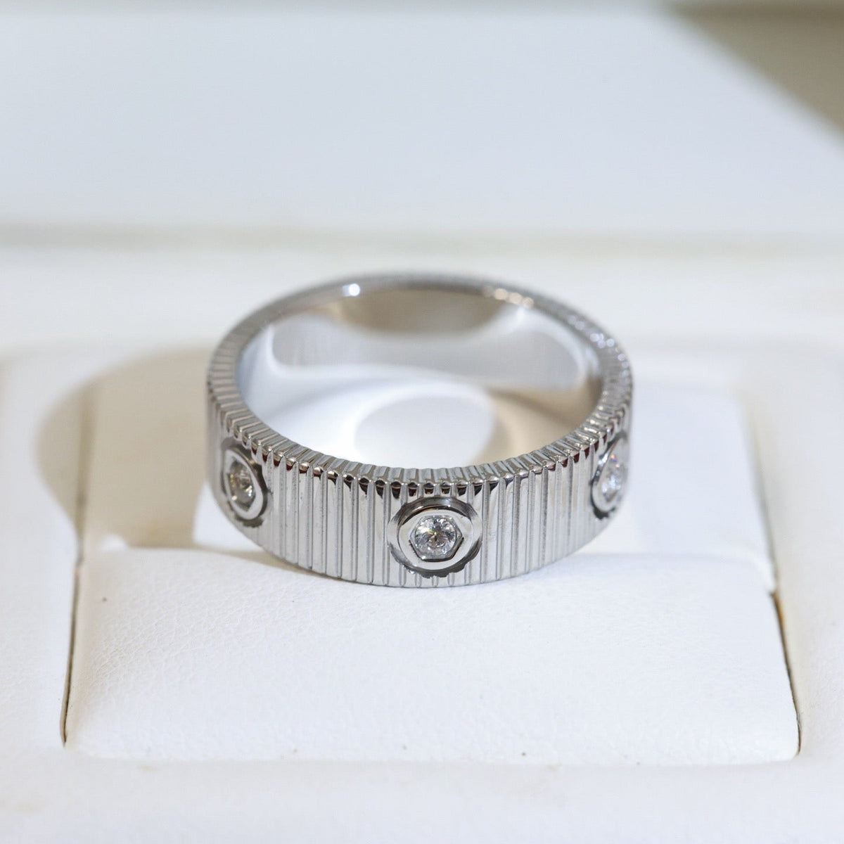 [Amore]LOVE 6.5MM UNLIMITED RING, 6 DIAMONDS