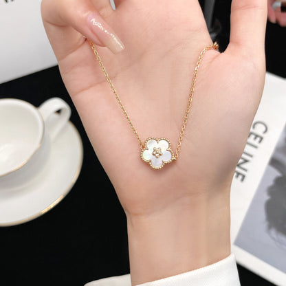 [Amore]LUCKY  WHITE MOP  PLUM BLOSSOM NECKLACE