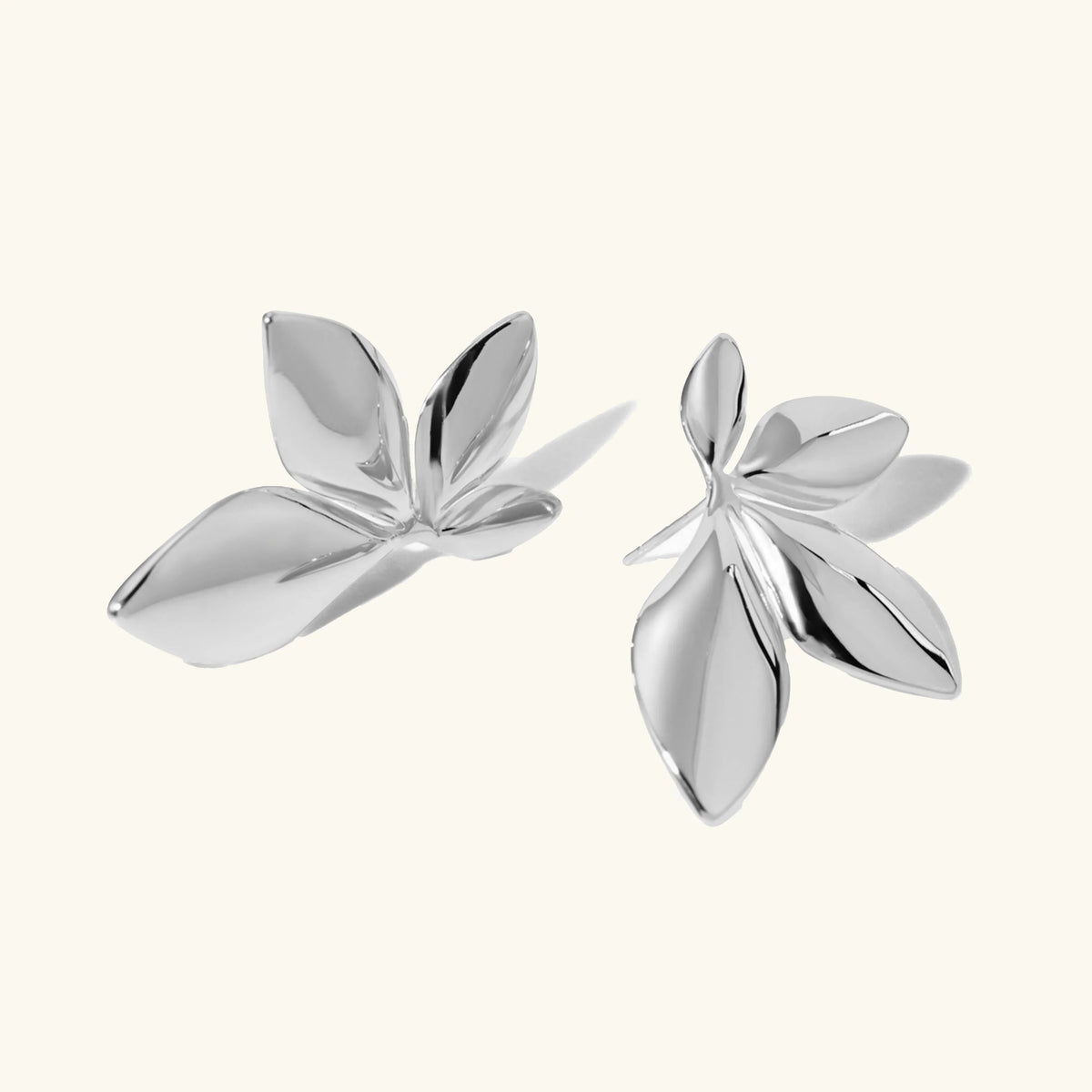 [Amore]Velle Gold Petal Earrings
