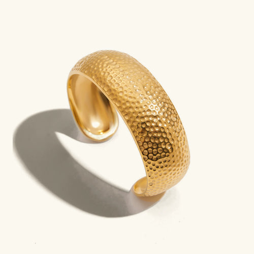 [Amore]Cheyenne Textured Gold Band