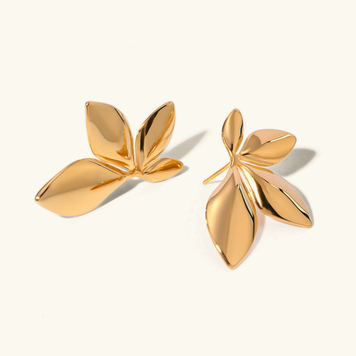 [Amore]Velle Gold Petal Earrings