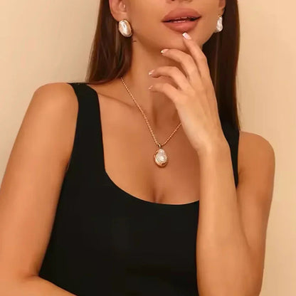 [Amore]Carly Mother Of Pearl Pendant