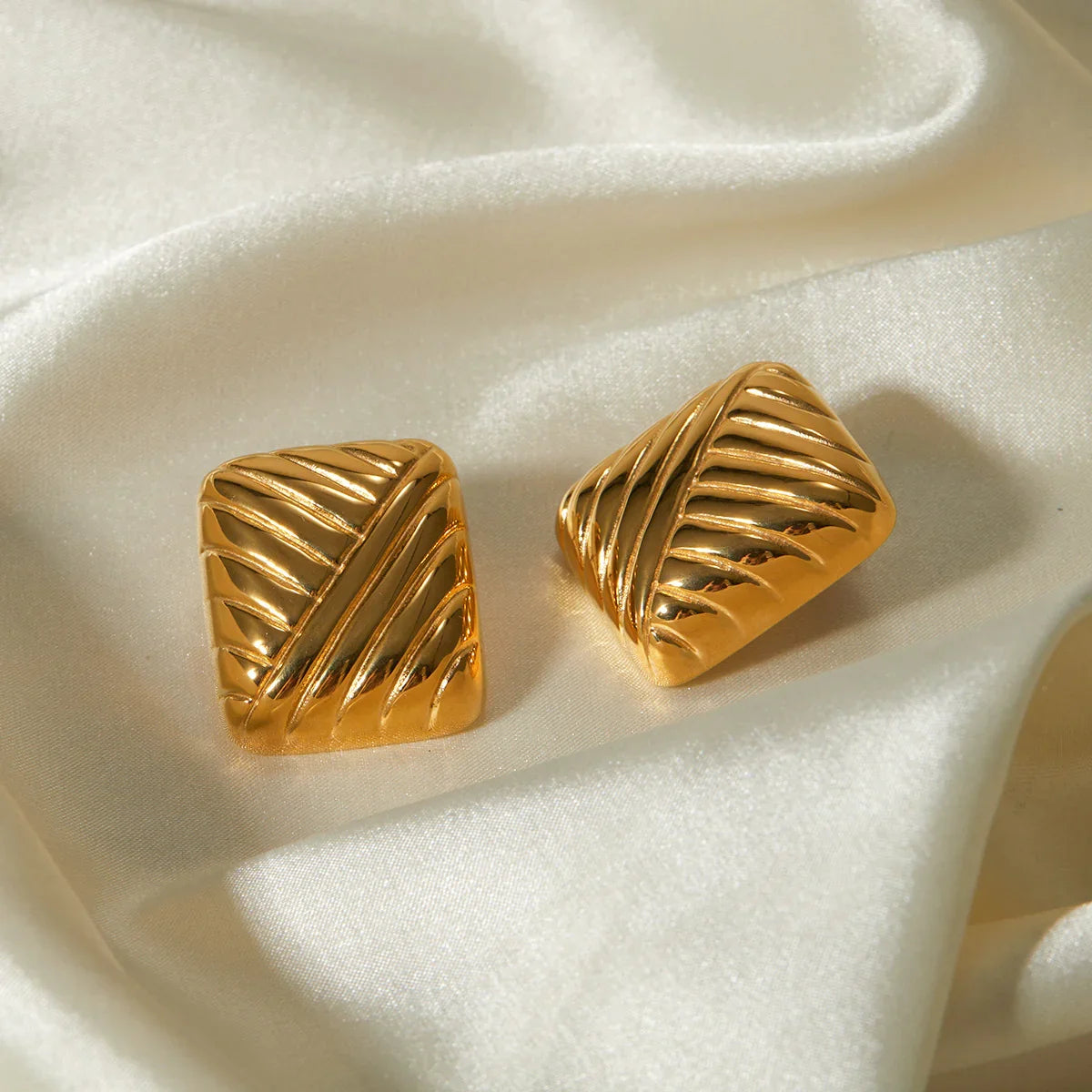 [Amore]Inez Gold Earrings
