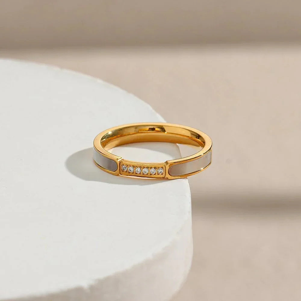 [Amore]Gabrielle Diamond Simulant Gold Ring