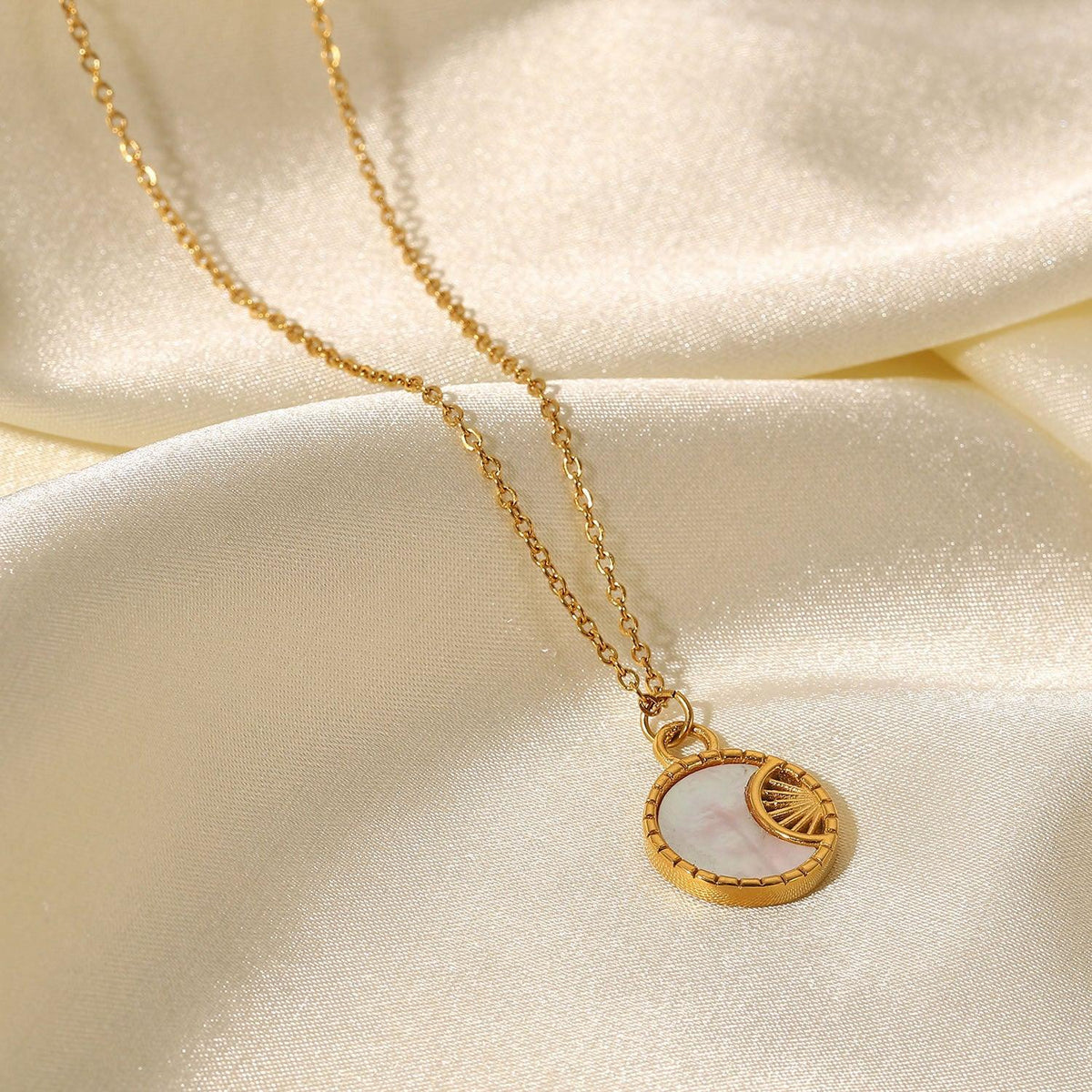 [Amore]Brooklyn Freshwater Pearl Necklace