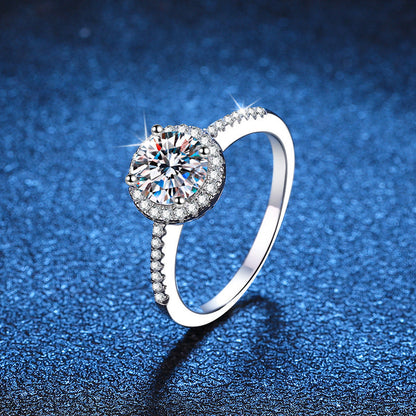 [Amore]RADIANT ROUND HALO MOISSANITE ENGAGEMENT RING
