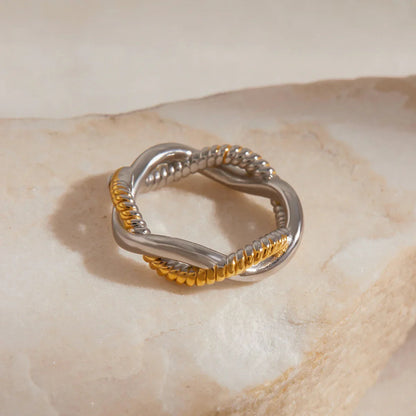 [Amore]Nerisse Two-Tone Twist Ring