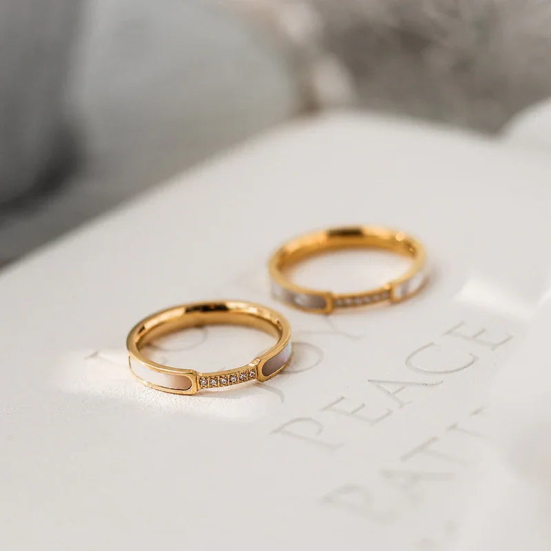 [Amore]Gabrielle Diamond Simulant Gold Ring