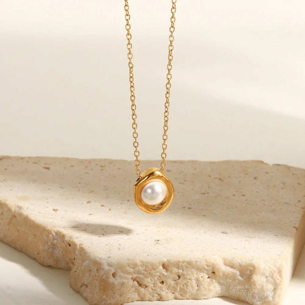 [Amore]Nancy Freshwater Pearl Necklace