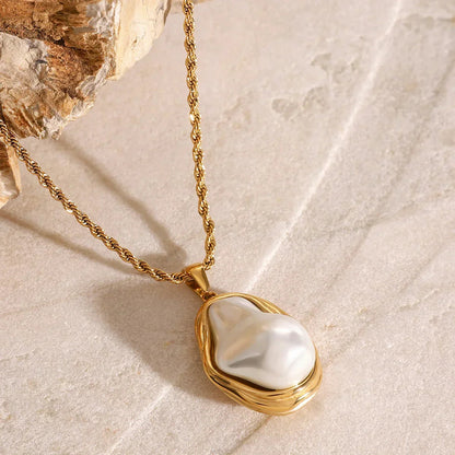 [Amore]Carly Mother Of Pearl Pendant