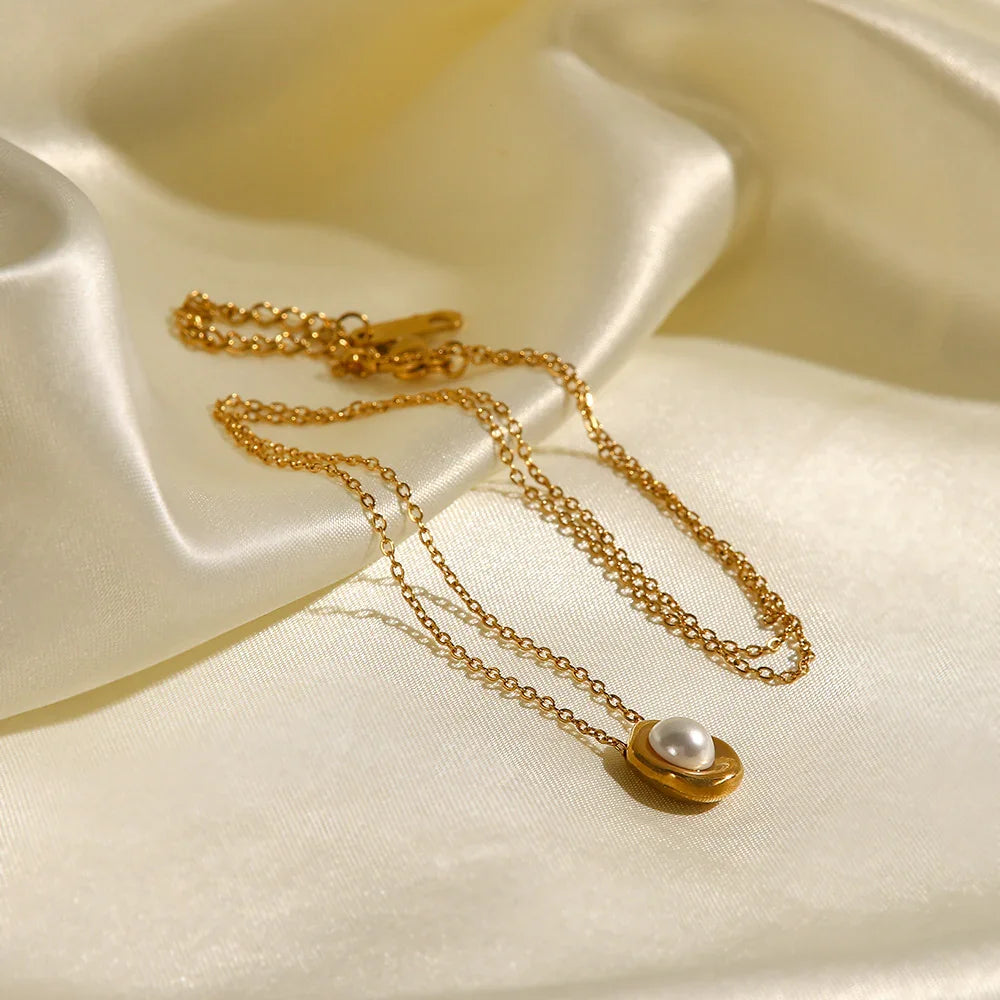 [Amore]Nancy Freshwater Pearl Necklace