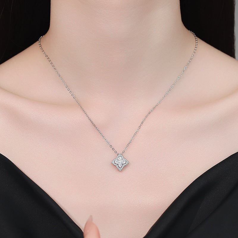 [Amore]STAR-CLOVER MOISSANITE NECKLACE