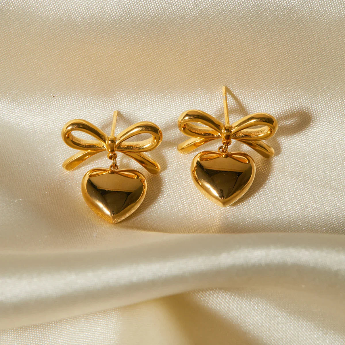 [Amore]Rowanne French Knot Gold Heart Earrings