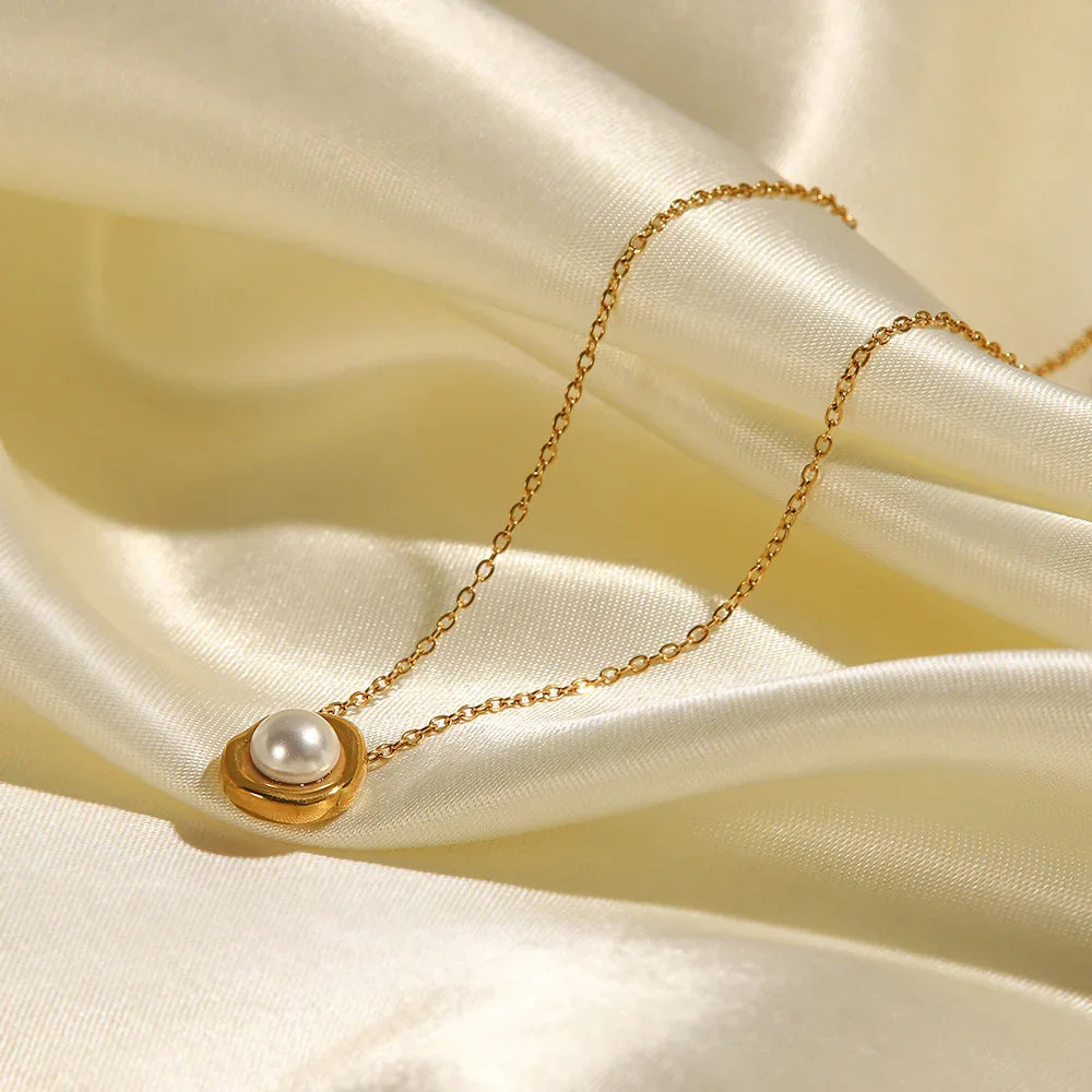 [Amore]Nancy Freshwater Pearl Necklace