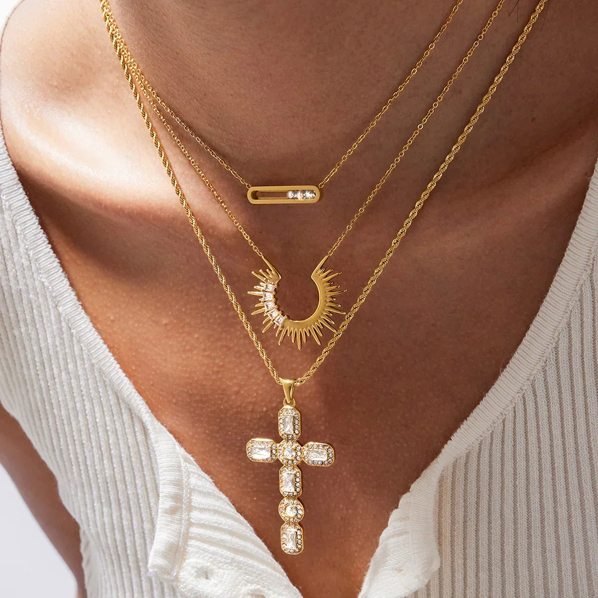 [Amore]Abby Sculpted Gold Pendant