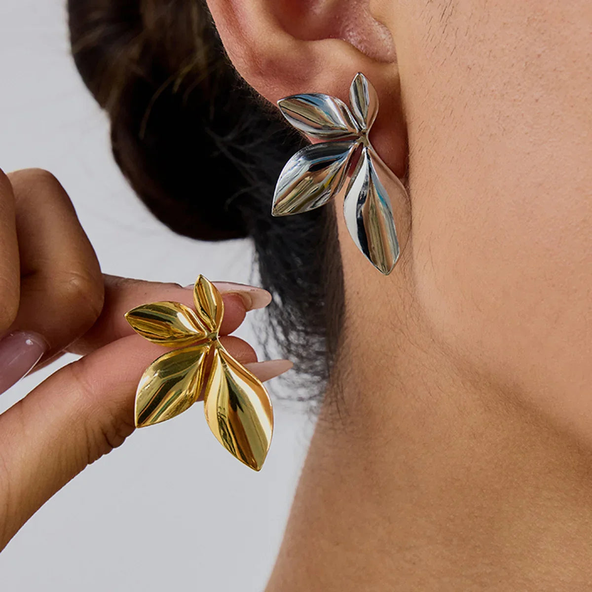 [Amore]Velle Gold Petal Earrings