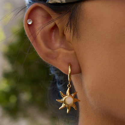 [Amore]Helia Sun-shaped Moonstone Earrings