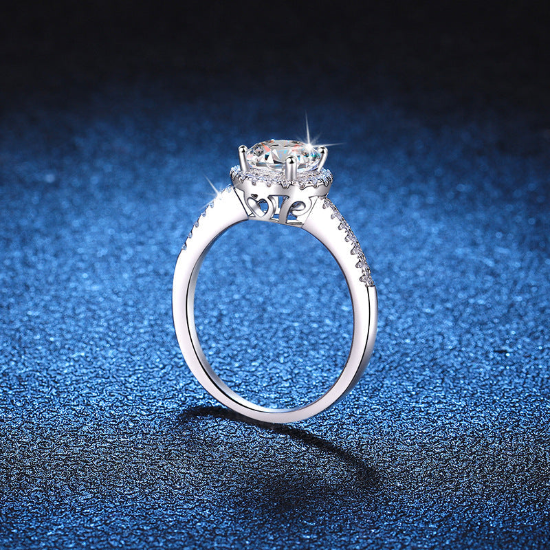 [Amore]RADIANT ROUND HALO MOISSANITE ENGAGEMENT RING